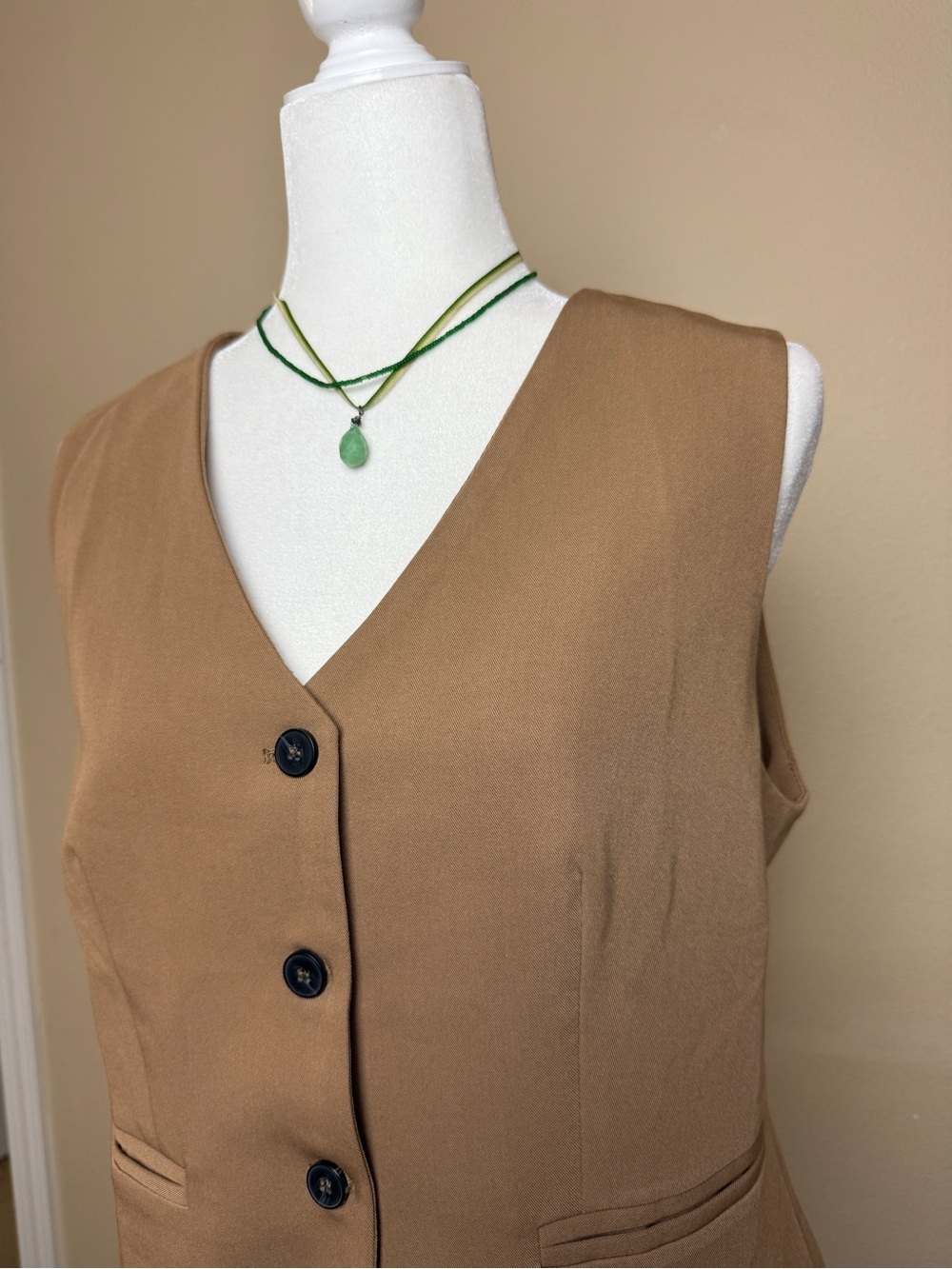 Pocketed Button Up Vest Size Medium - Picture 3 of 8